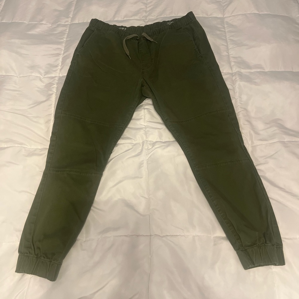 Bull head joggers